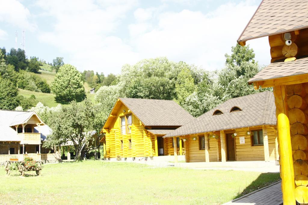 Casutele Din Moisei Hotel Ngoại thất bức ảnh